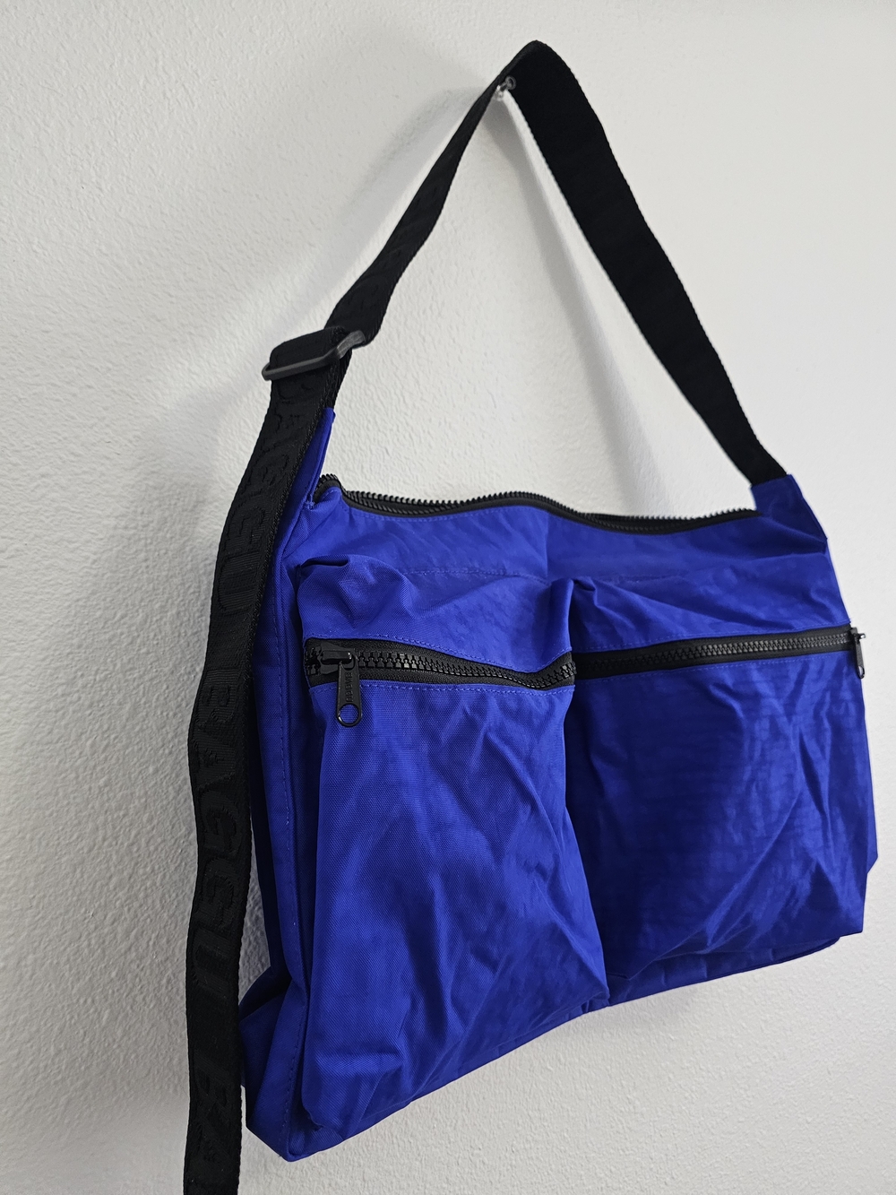 Baggu Large Cargo Crossbody Bag - Picture 4 of 7